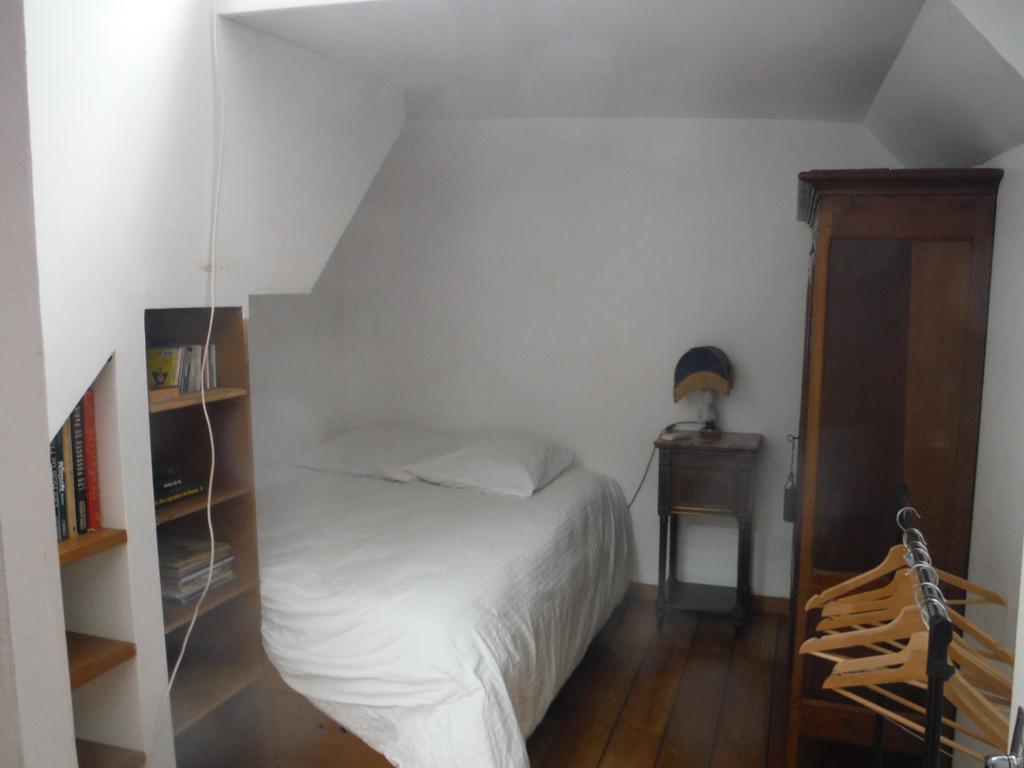 Peniche - Le Nenuphar Otel Paris Oda fotoğraf